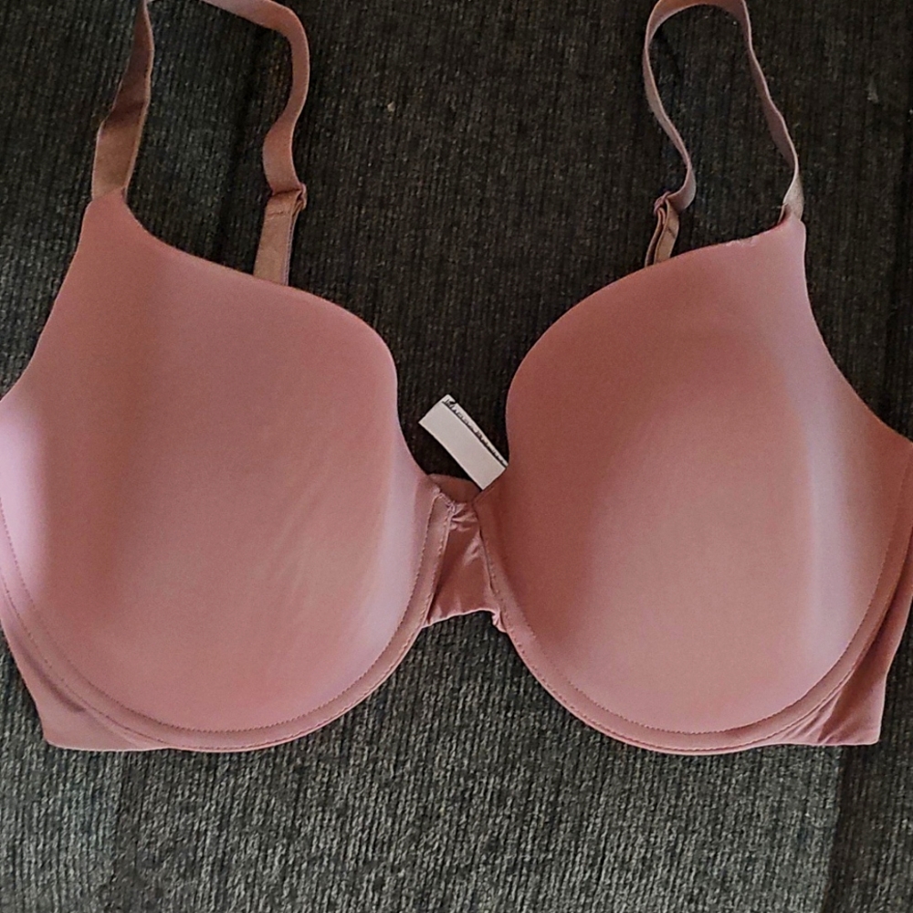 36DDD Victoria secret Tshirt bra.
